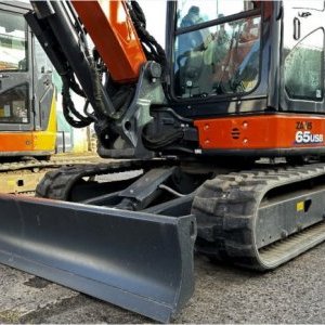 foto 6.5t Hitachi ZX65USB-6 CLR mini excavator